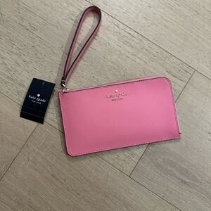 1 Day Sale! NWT Kate spade wristlet bag VALENTINES DAY FAVORITE
